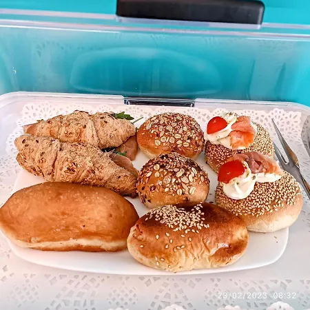 Oda ve Kahvaltı Be 4*